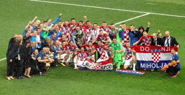 展奠定基础 展奠定基础